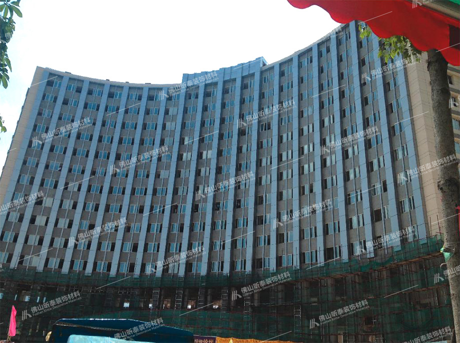 鋁單板工程案例-梧州龍城酒店